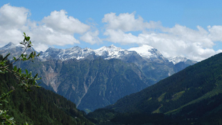Blenio-Tal mit Rheinwaldhorn